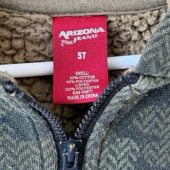 Arizona Boys Camo Zip up Jacket size 5T - Picture 3 of 4